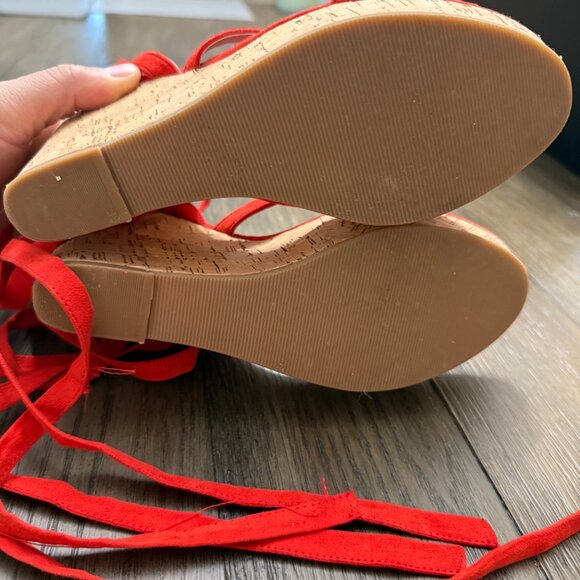Guess Treacy Wedge Sandals “Red” Sz 8W - Picture 6 of 6